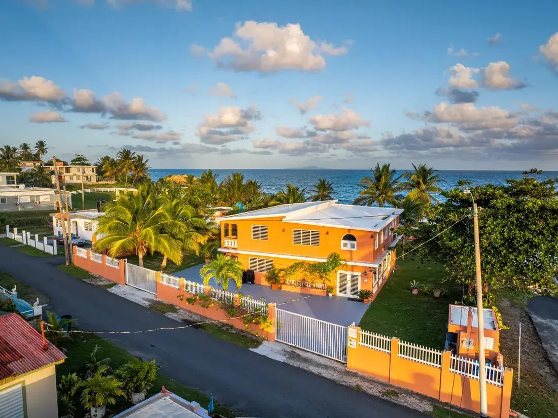 True Beachfront Living At Casa Del Mar