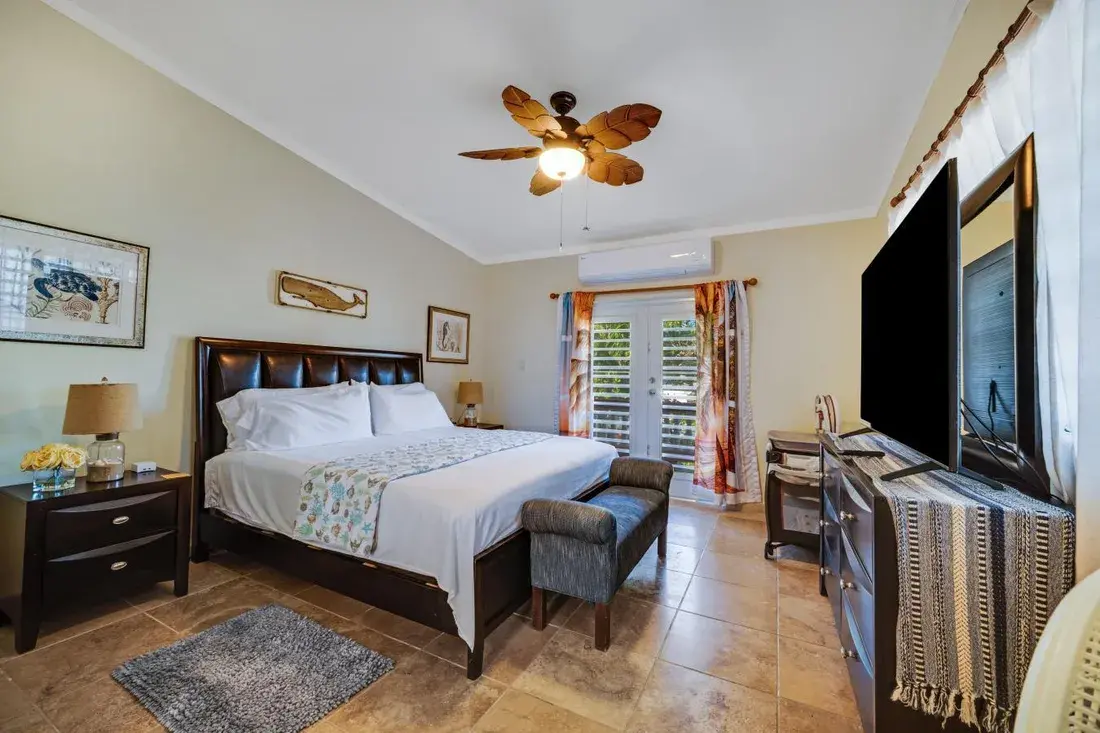 True Beachfront Living At Casa Del Mar