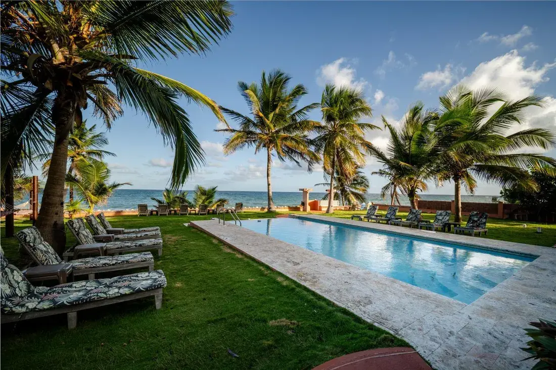 True Beachfront Living At Casa Del Mar