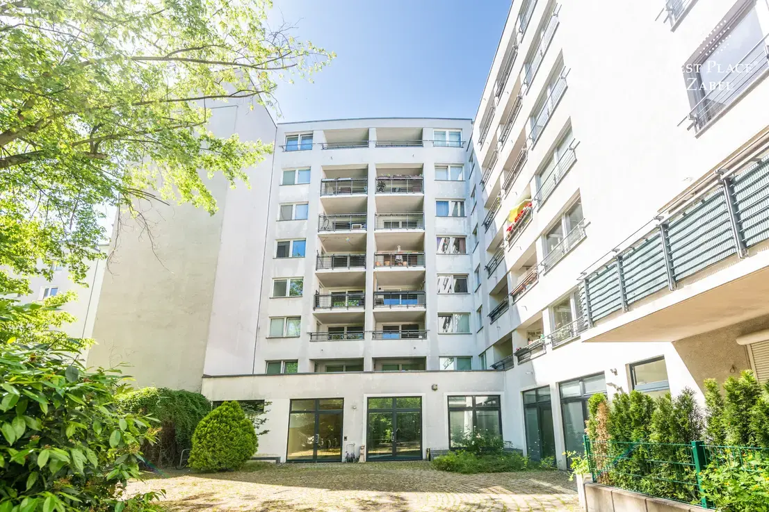 City-West kompakt: modernisiertes Design-Apartment mit ruhiger Loggia in der Nähe des KaDeWe
