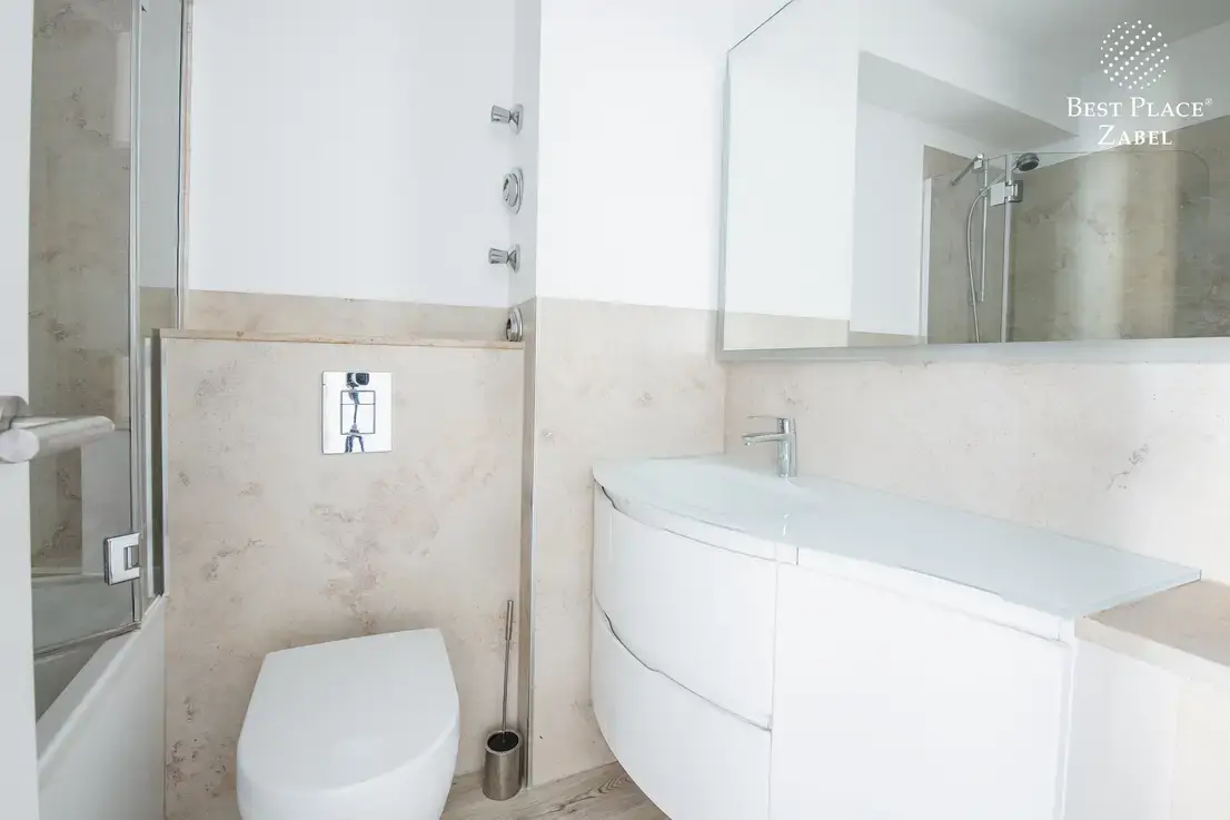 City-West kompakt: modernisiertes Design-Apartment mit ruhiger Loggia in der Nähe des KaDeWe