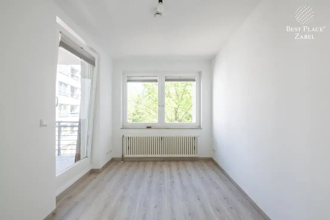 City-West kompakt: modernisiertes Design-Apartment mit ruhiger Loggia in der Nähe des KaDeWe